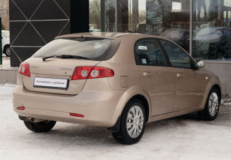 Подержанный автомобиль Chevrolet Lacetti Hatchback 2006 года (5 фото)