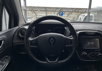 Подержанный автомобиль Renault Kaptur 2018 года (10 фото)