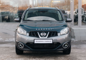 Подержанный автомобиль Nissan Qashqai+2 2013 года (2 фото)