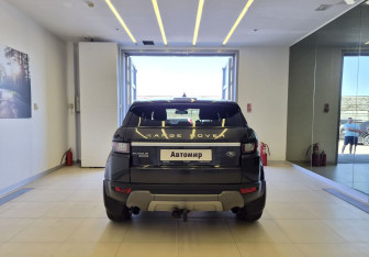 Подержанный автомобиль Land Rover Range Rover Evoque 2017 года (6 фото)