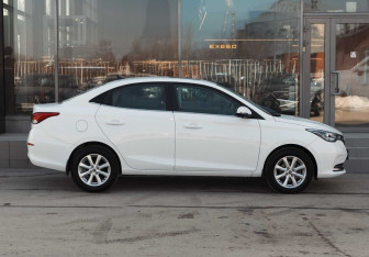 Подержанный автомобиль Changan Alsvin 2023 года (4 фото)