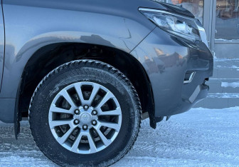 Подержанный автомобиль Toyota Land Cruiser Prado 2018 года (9 фото)