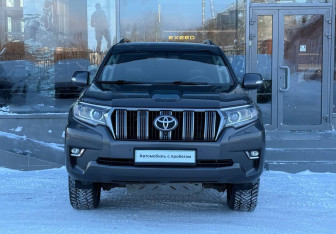 Подержанный автомобиль Toyota Land Cruiser Prado 2018 года (8 фото)