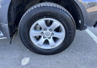 Подержанный автомобиль Toyota Land Cruiser Prado 2007 года (12 фото)