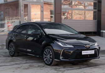 Подержанный автомобиль Toyota Corolla Sedan 2019 года (3 фото)