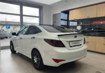 Подержанный автомобиль Hyundai Solaris Sedan 2015 года (5 фото)