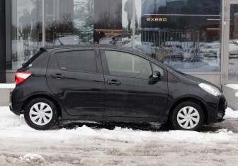 Подержанный автомобиль Toyota Vitz 2019 года (4 фото)