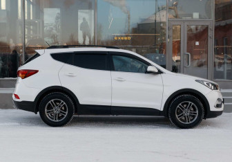 Подержанный автомобиль Hyundai Santa Fe 2016 года (4 фото)