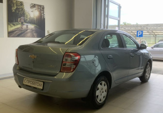 Подержанный автомобиль Chevrolet Cobalt Sedan 2021 года (4 фото)