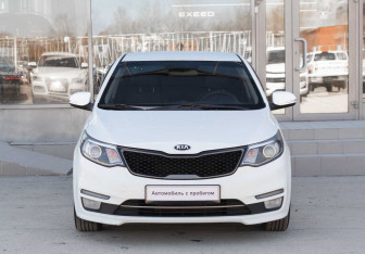 Подержанный автомобиль Kia Rio Sedan 2015 года (2 фото)