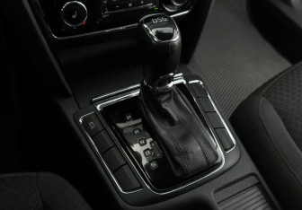 Подержанный автомобиль Skoda Superb Liftback 2014 года (18 фото)