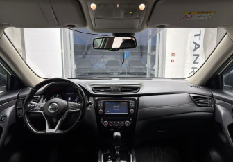 Подержанный автомобиль Nissan X-Trail 2019 года (17 фото)