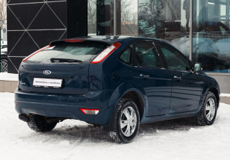 Подержанный автомобиль Ford Focus Hatchback 2011 года (5 фото)