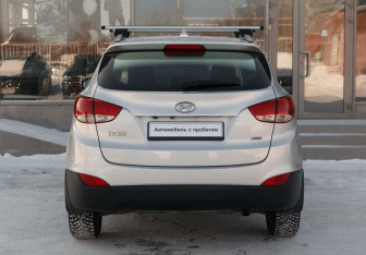 Подержанный автомобиль Hyundai ix35 2014 года (6 фото)