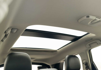 Подержанный автомобиль Nissan Pathfinder 2016 года (21 фото)