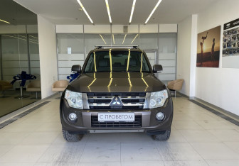 Подержанный автомобиль Mitsubishi Pajero 2012 года (2 фото)