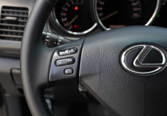 Подержанный автомобиль Lexus RX 2008 года (12 фото)