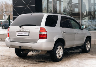 Подержанный автомобиль Acura MDX 2001 года (5 фото)