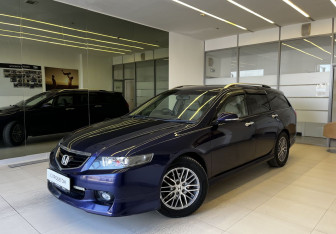 Подержанный автомобиль Honda Accord Wagon 2002 года (3 фото)
