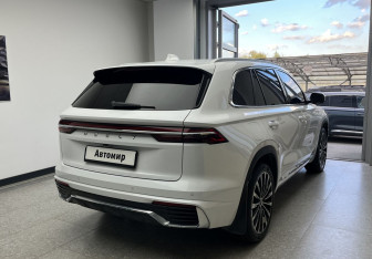 Подержанный автомобиль Geely Monjaro 2025 года (4 фото)