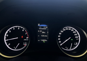 Подержанный автомобиль Toyota Camry Sedan 2021 года (11 фото)