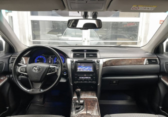 Подержанный автомобиль Toyota Camry Sedan 2015 года (12 фото)
