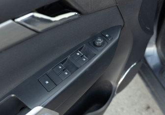 Подержанный автомобиль Opel Antara 2008 года (16 фото)