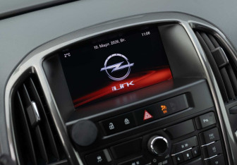 Подержанный автомобиль Opel Astra Hatchback 2014 года (14 фото)