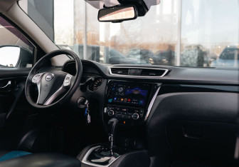 Подержанный автомобиль Nissan Qashqai 2014 года (10 фото)