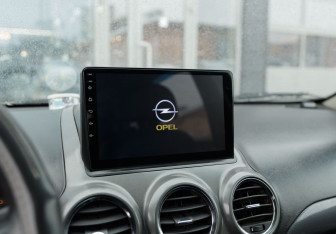 Подержанный автомобиль Opel Antara 2010 года (14 фото)