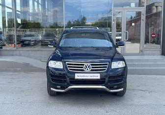 Подержанный автомобиль Volkswagen Touareg 2005 года (2 фото)