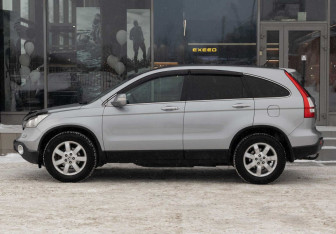 Подержанный автомобиль Honda CR-V 2008 года (8 фото)
