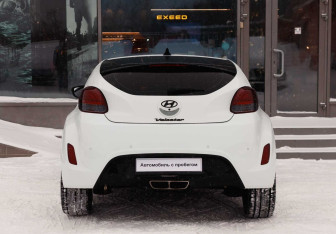 Подержанный автомобиль Hyundai Veloster 2012 года (6 фото)