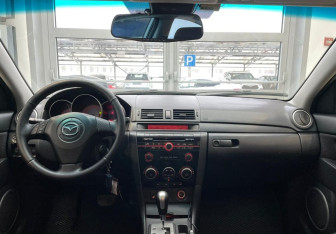 Подержанный автомобиль Mazda 3 Sedan 2008 года (10 фото)