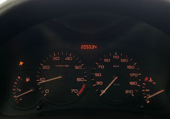 Подержанный автомобиль Peugeot 206 Hatchback 2008 года (10 фото)