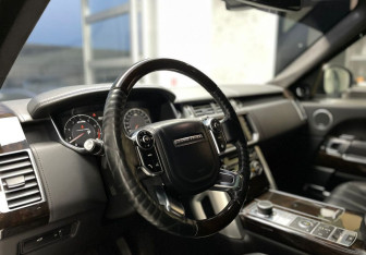 Подержанный автомобиль Land Rover Range Rover 2015 года (12 фото)