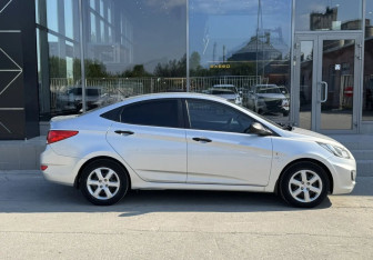 Подержанный автомобиль Hyundai Solaris Sedan 2013 года (4 фото)