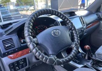 Подержанный автомобиль Toyota Land Cruiser Prado 2007 года (18 фото)