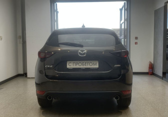 Подержанный автомобиль Mazda CX-5 2017 года (5 фото)
