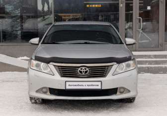 Подержанный автомобиль Toyota Camry Sedan 2014 года (2 фото)