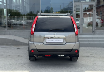 Подержанный автомобиль Nissan X-Trail 2012 года (7 фото)