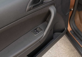 Подержанный автомобиль Skoda Yeti 2012 года (15 фото)