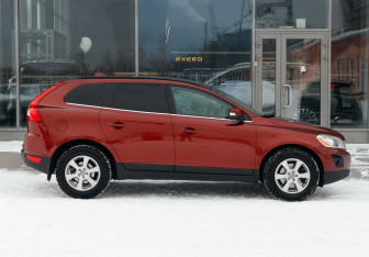 Подержанный автомобиль Volvo XC60 2010 года (4 фото)