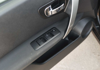 Подержанный автомобиль Nissan Qashqai 2011 года (16 фото)