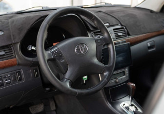 Подержанный автомобиль Toyota Avensis Sedan 2007 года (11 фото)