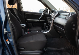 Подержанный автомобиль Suzuki Grand Vitara 2008 года (19 фото)