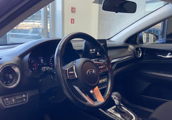 Подержанный автомобиль Kia Cerato Sedan 2020 года (10 фото)