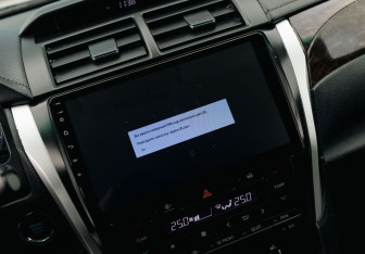 Подержанный автомобиль Toyota Camry Sedan 2015 года (14 фото)