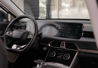 Подержанный автомобиль Exeed TXL 2023 года (10 фото)