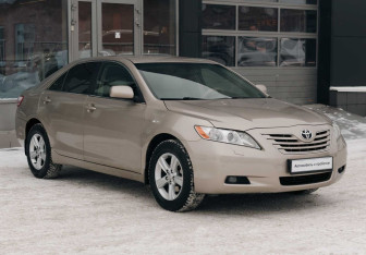 Подержанный автомобиль Toyota Camry Sedan 2008 года (3 фото)